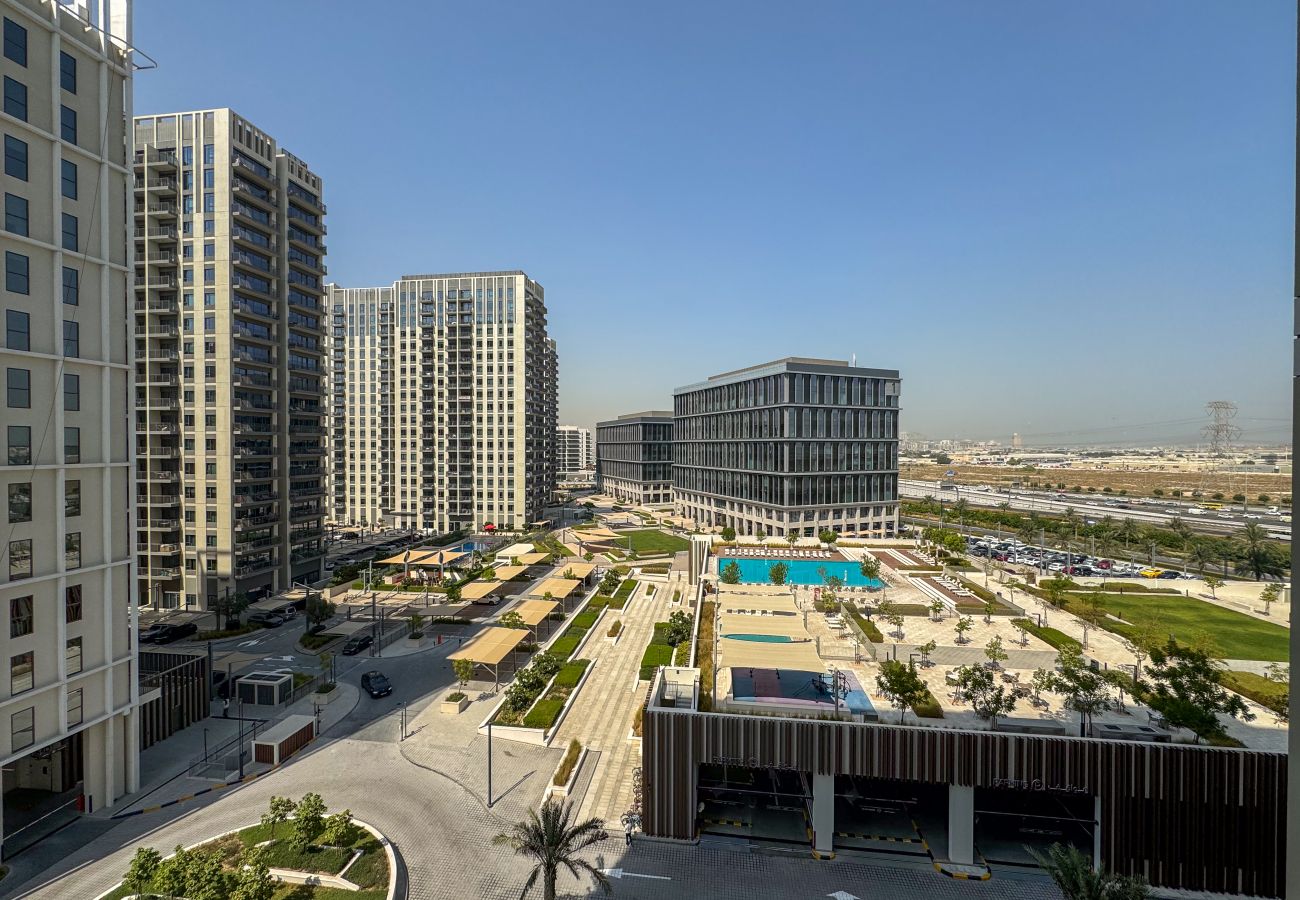 Ferienwohnung in Dubai - Lovely Pool View | Near Park | Upscale Facilities