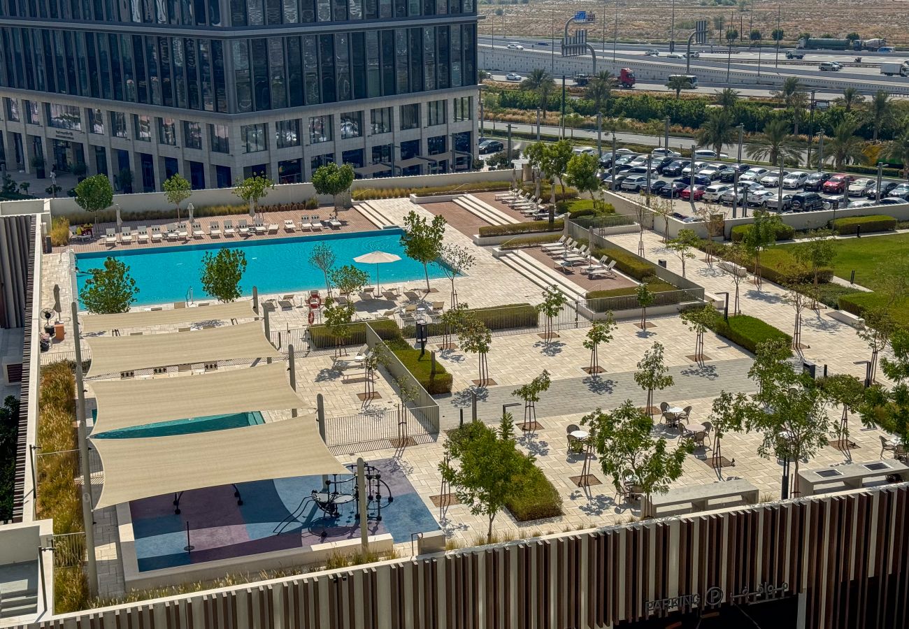 Ferienwohnung in Dubai - Lovely Pool View | Near Park | Upscale Facilities