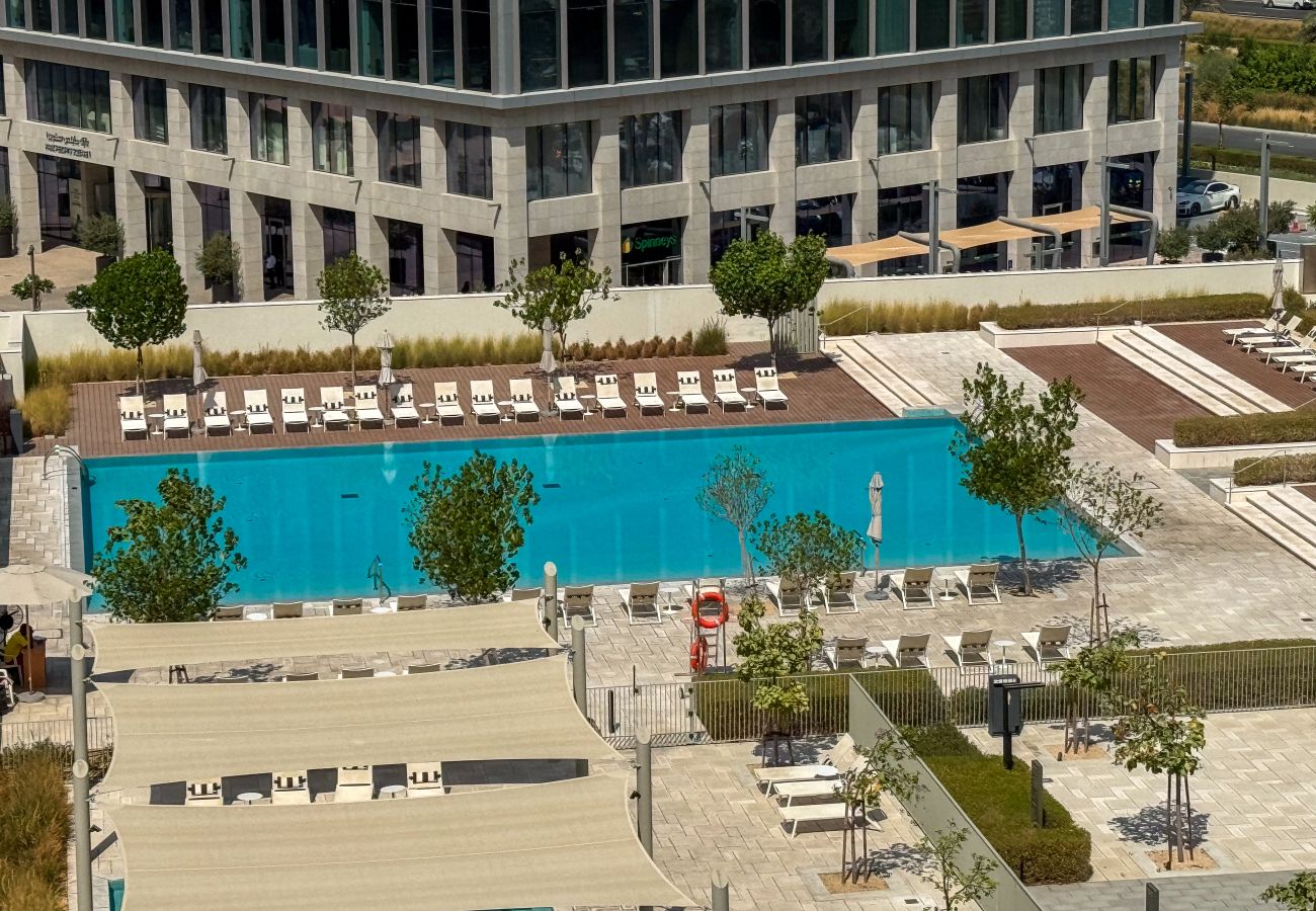 Ferienwohnung in Dubai - Lovely Pool View | Near Park | Upscale Facilities