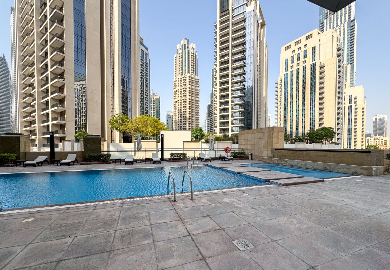 Ferienwohnung in Dubai - Spacious 1BR | Contemporary | Central