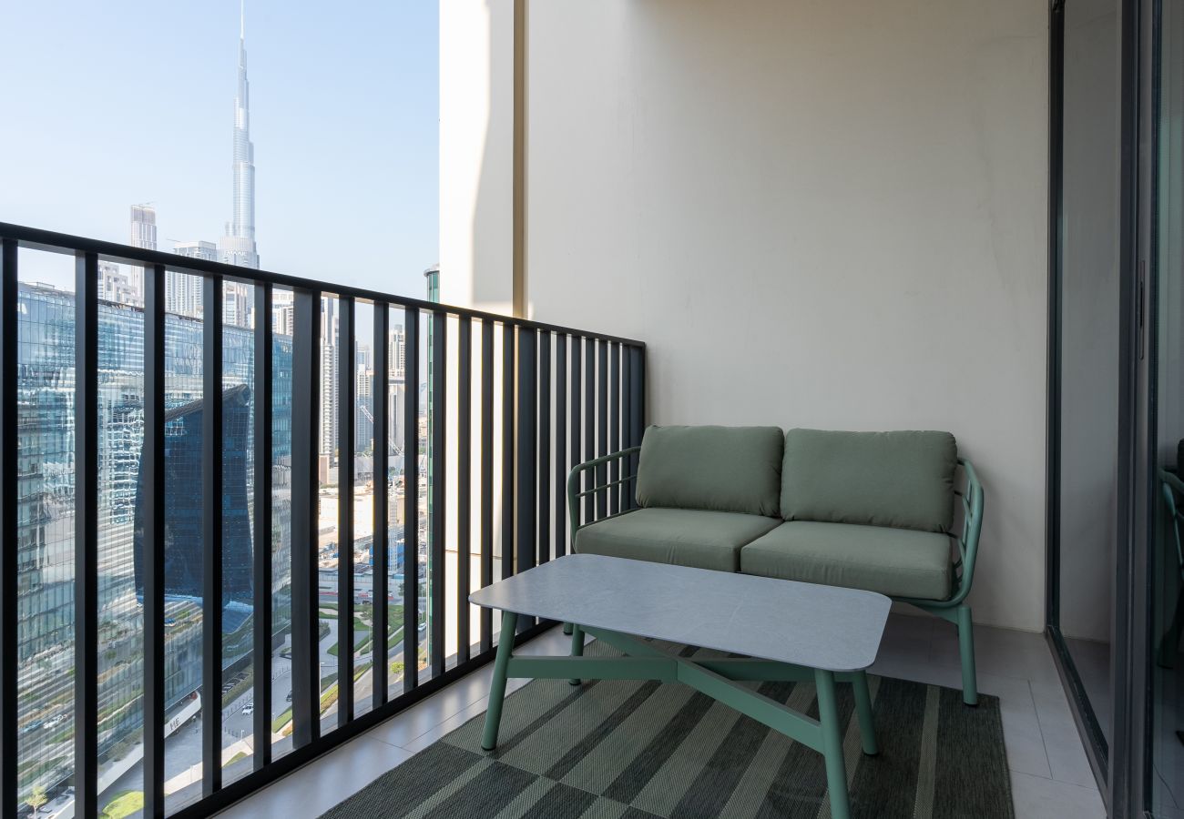 Ferienwohnung in Dubai - Burj Khalifa View | Chic Interiors | Sleeps 4