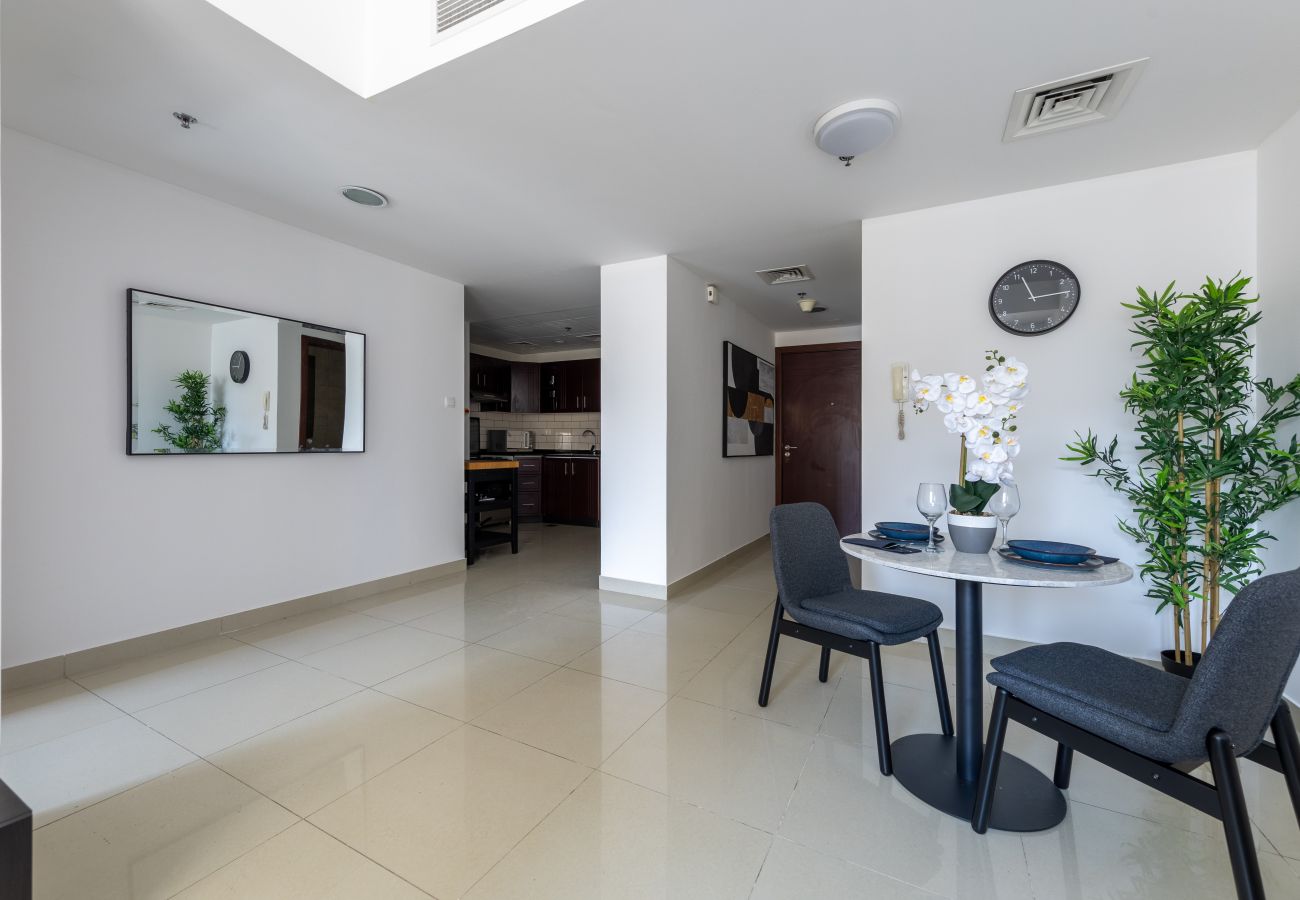 Ferienwohnung in Dubai - Near Park and Shopping Mall | Minimal 1BR