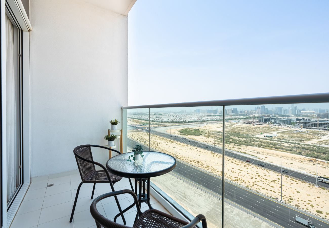 Studio in Dubai - Minimalistic | Bright | Skyline View