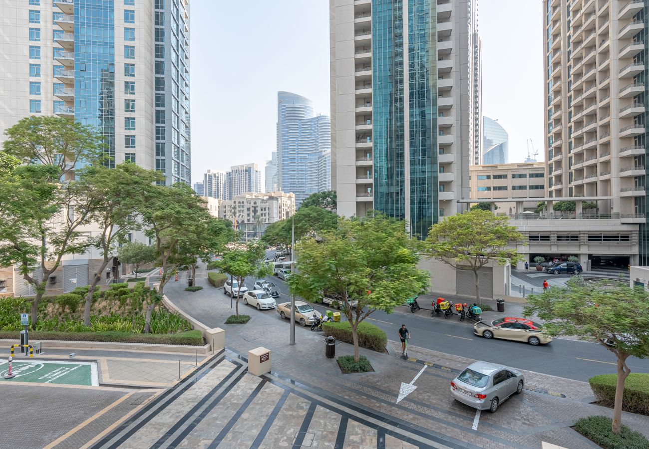 Ferienwohnung in Dubai - Huge 1BR | Near Dubai Fountain | Sleeps 4