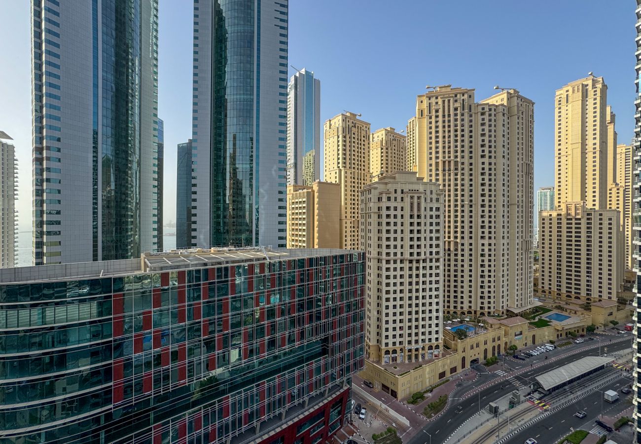 Ferienwohnung in Dubai - Direct Access to Marina Promenade | Vibrant Studio