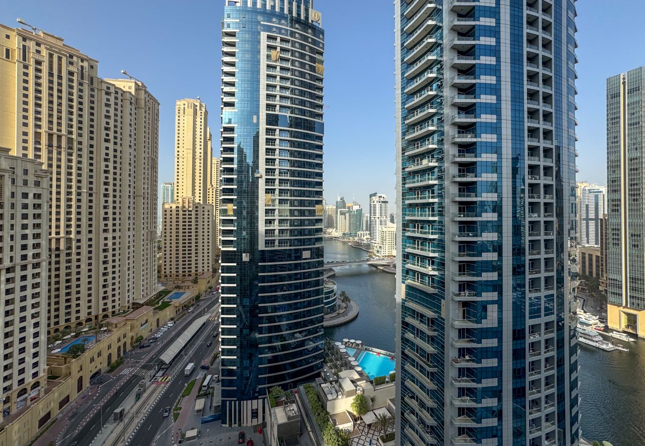 Ferienwohnung in Dubai - Direct Access to Marina Promenade | Vibrant Studio