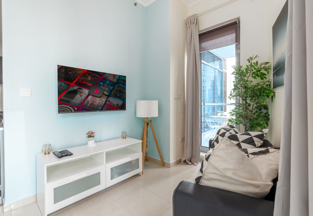 Ferienwohnung in Dubai - Direct Access to Marina Promenade | Vibrant Studio