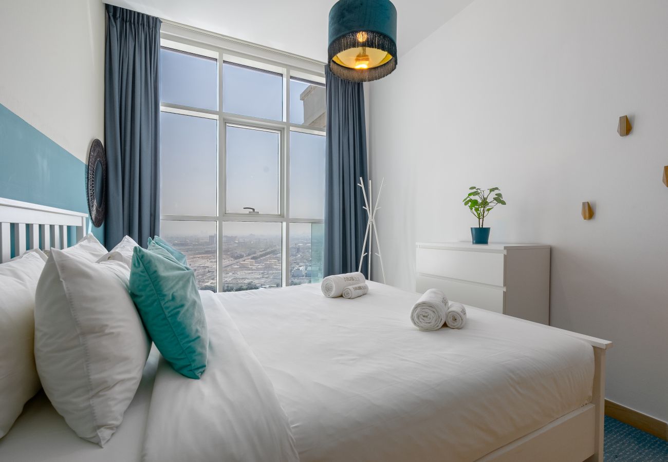 Ferienwohnung in Dubai - Charming Skyline View | Superior Chic Furnishings