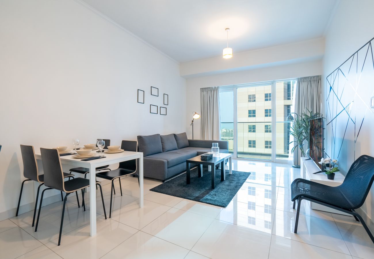 Ferienwohnung in Dubai - Bright and Spacious | Central | Marina View