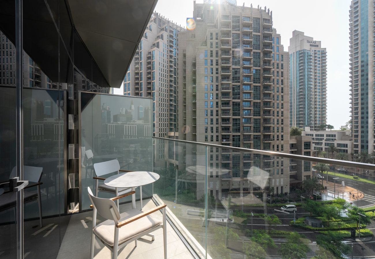 Ferienwohnung in Dubai - Few Minutes’ Walk to Burj Khalifa | Contemporary