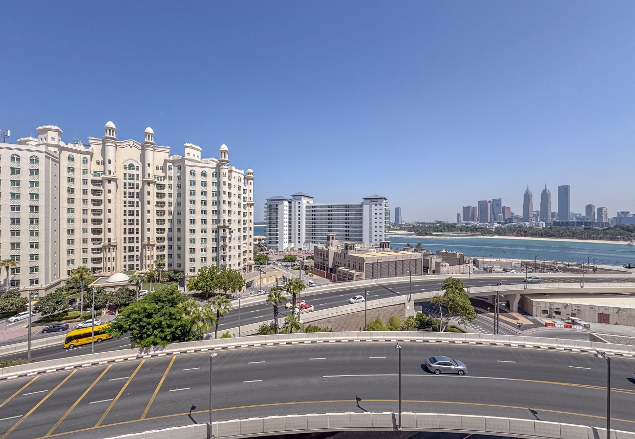 Ferienwohnung in Dubai - Spacious 1BR | Partial Sea View | Brand New