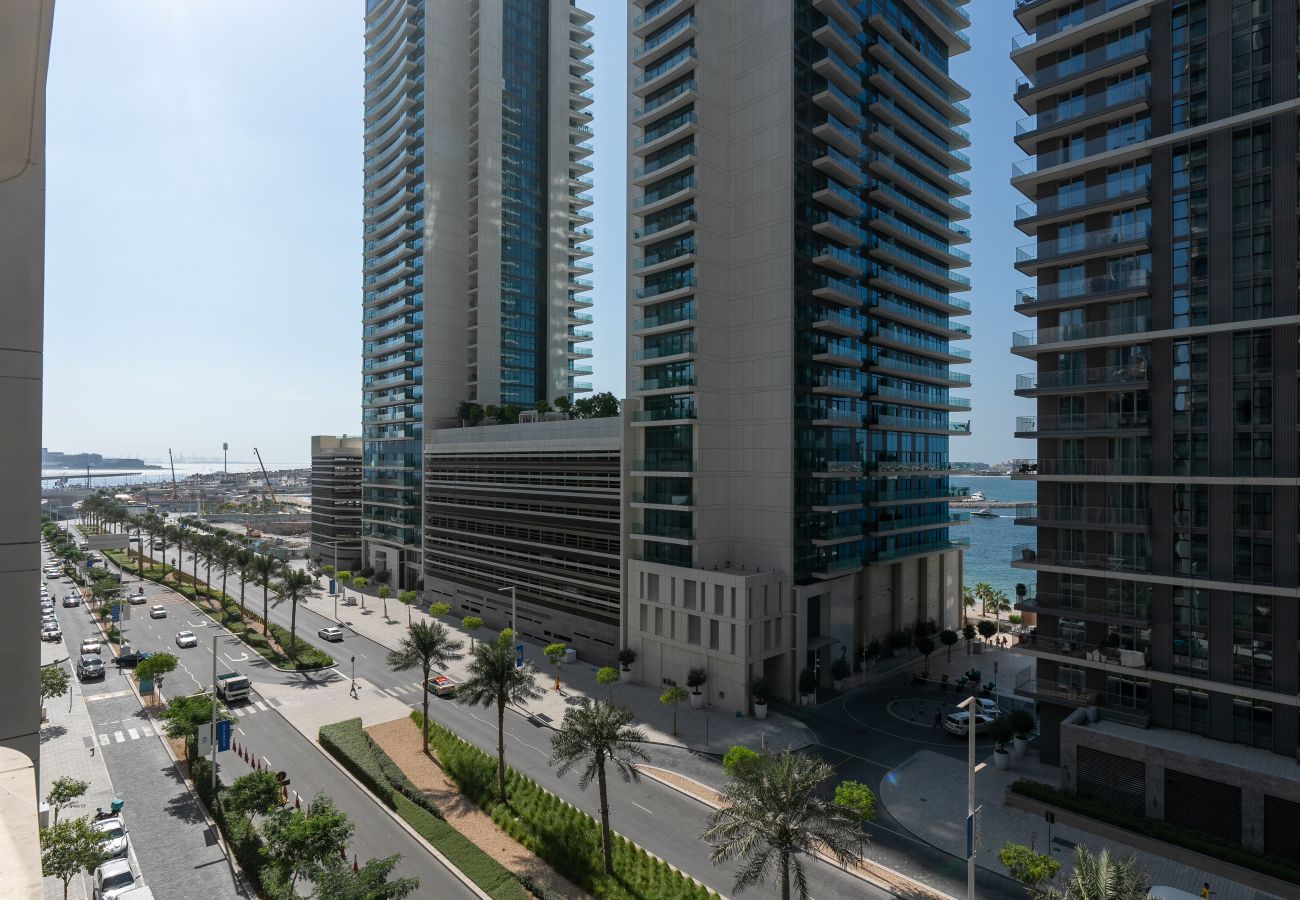 Ferienwohnung in Dubai - Spacious 1BR | Minimalistic | Beach Access