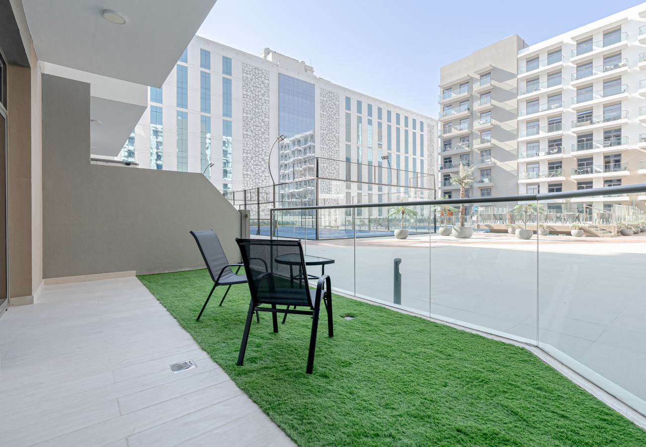 Ferienwohnung in Dubai - Spacious Terrace | Deluxe 1BR | Serene Community 