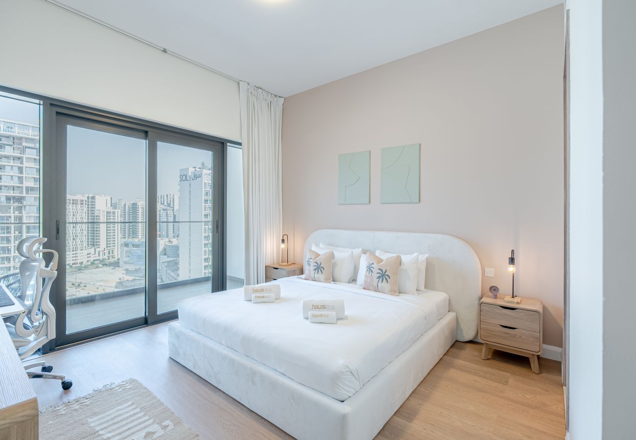 Ferienwohnung in Dubai - Stunning Burj Khalifa & Canal View | Contemporary