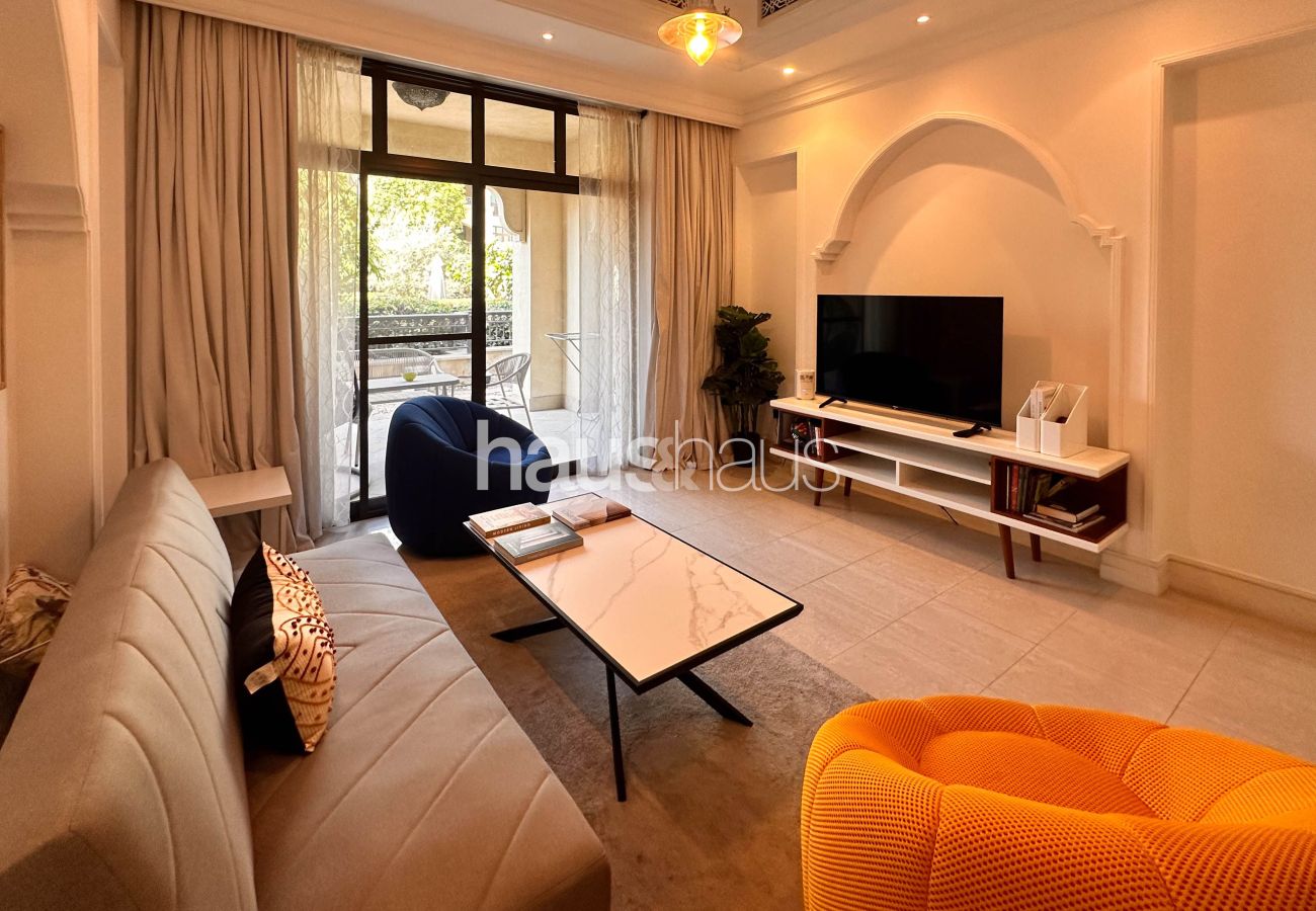 Ferienwohnung in Dubai - Near Burj Khalifa | Arabian-inspired Community