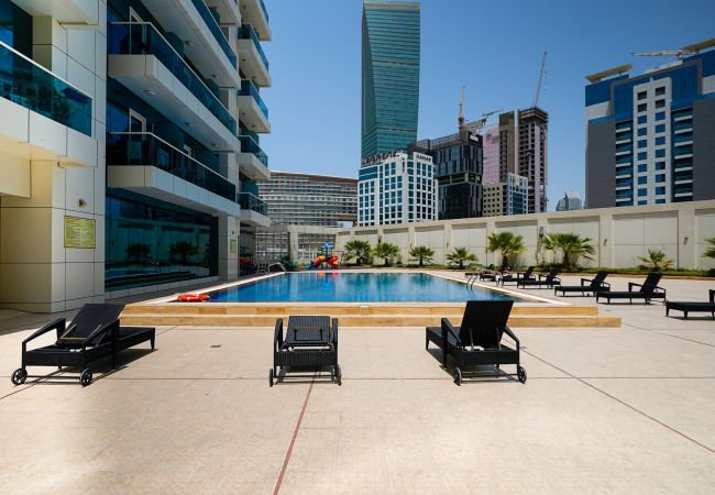 Estudio en Dubai - Vista de la piscina | Estudio espacioso | Centro de negocios