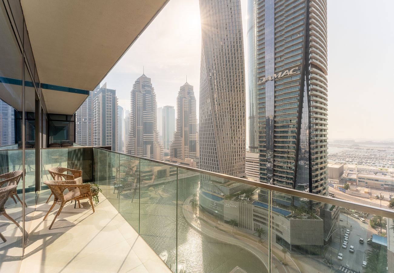 Apartamento en Dubai - Destino Turístico | Vista al puerto deportivo | Contemporáneo
