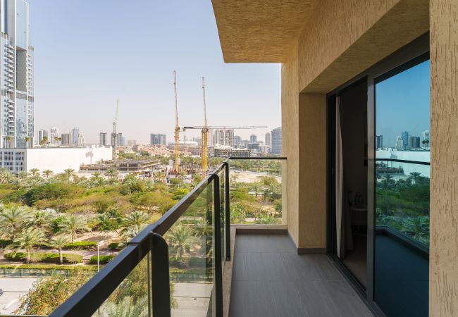 Apartamento en Dubai - Relajante | Balcón | Apartamento con estilo