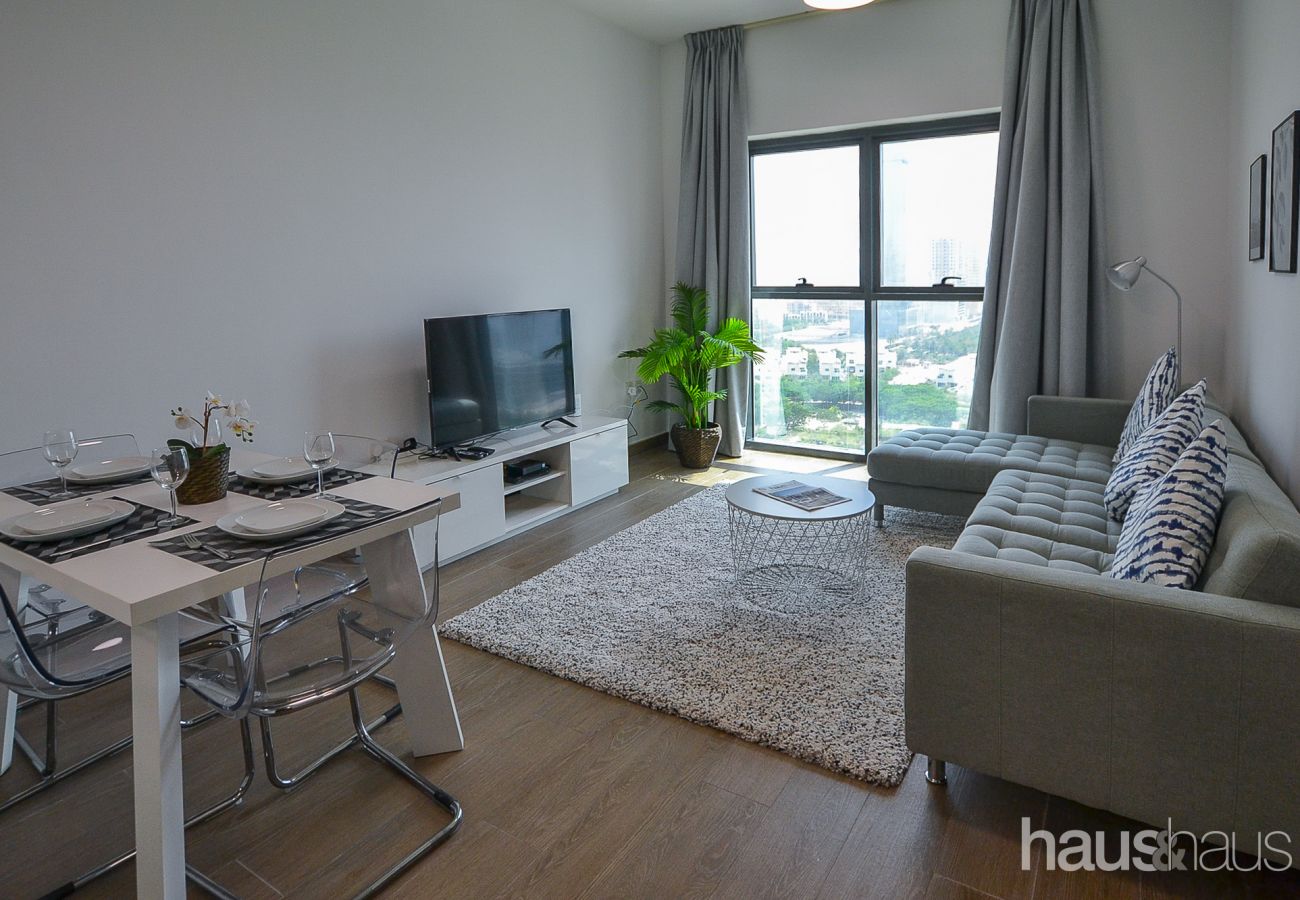 Apartamento en Dubai -  Vasto | Sofisticado | Balcón