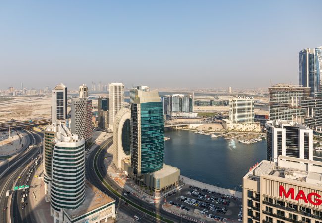 Apartamento en Dubai - Bien conectado Espacioso | Buenas comodidades