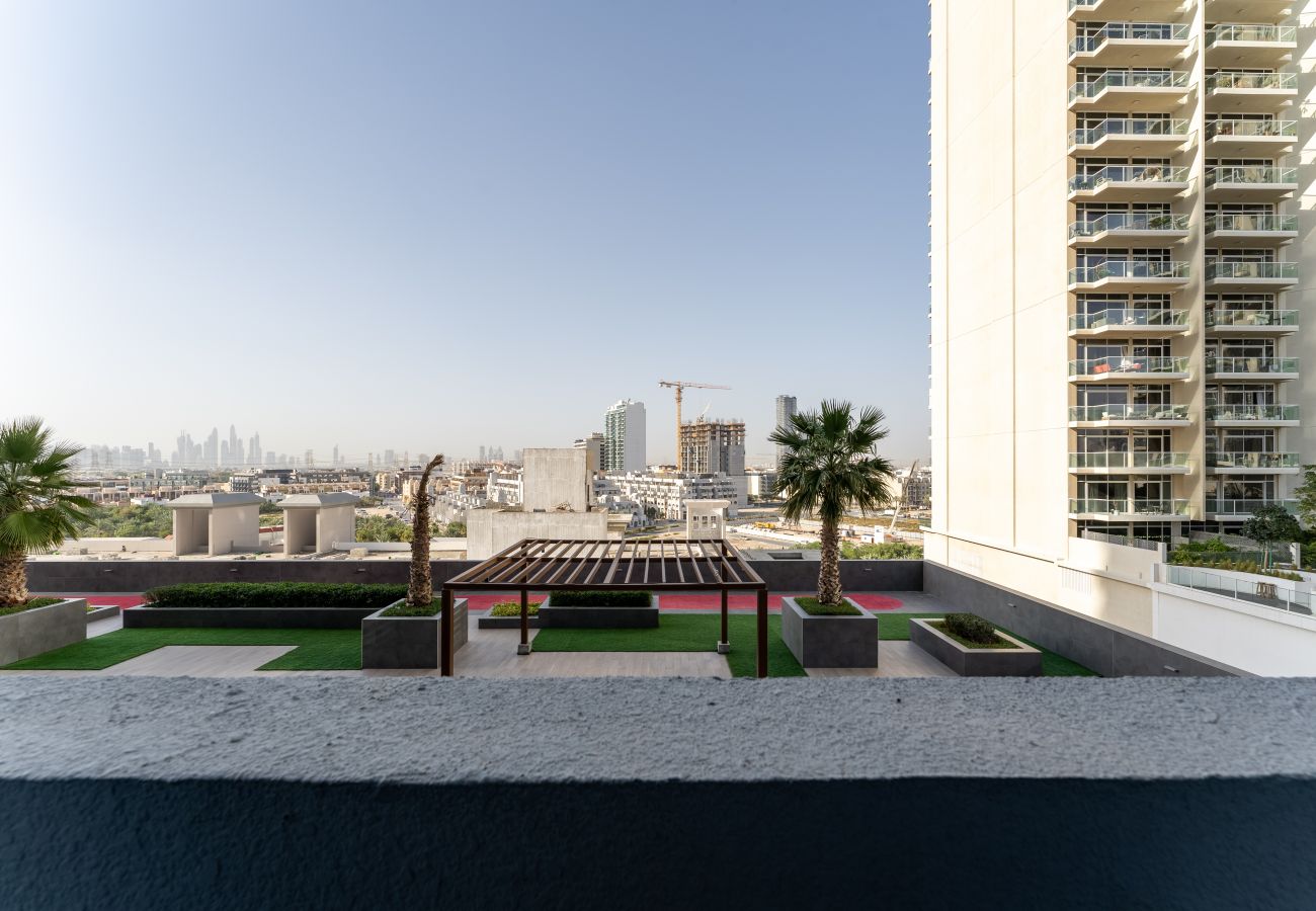Estudio en Dubai - Muebles Modernos | Balcón | Espacioso