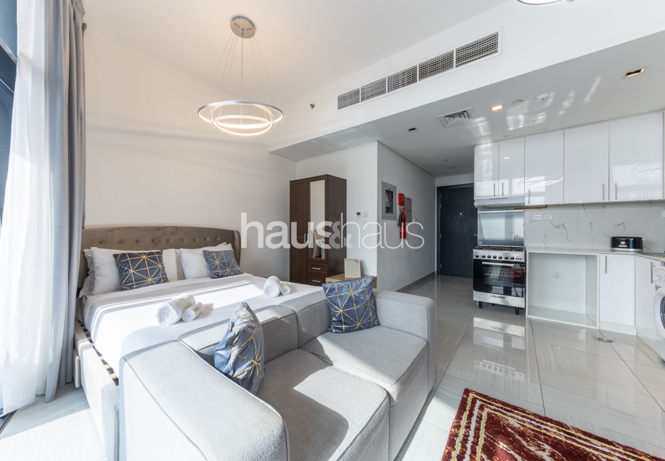 Estudio en Dubai - Spacious | Studio | Pool and Gym Access