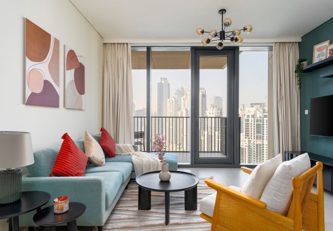 Apartamento en Dubai - Chic 1BR | Stunning City & Pool View | Central