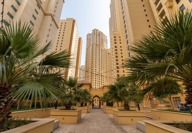 Apartamento en Dubai - City and Partial Sea View | Vast | Maid's Room