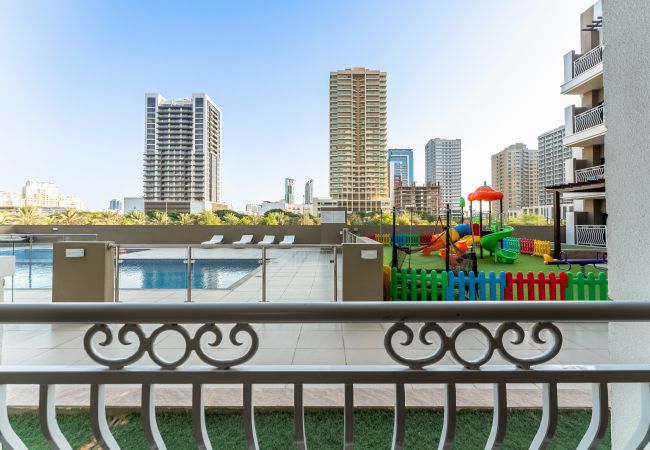 Estudio en Dubai - Recién Amueblado | Vista de la piscina | Elegante