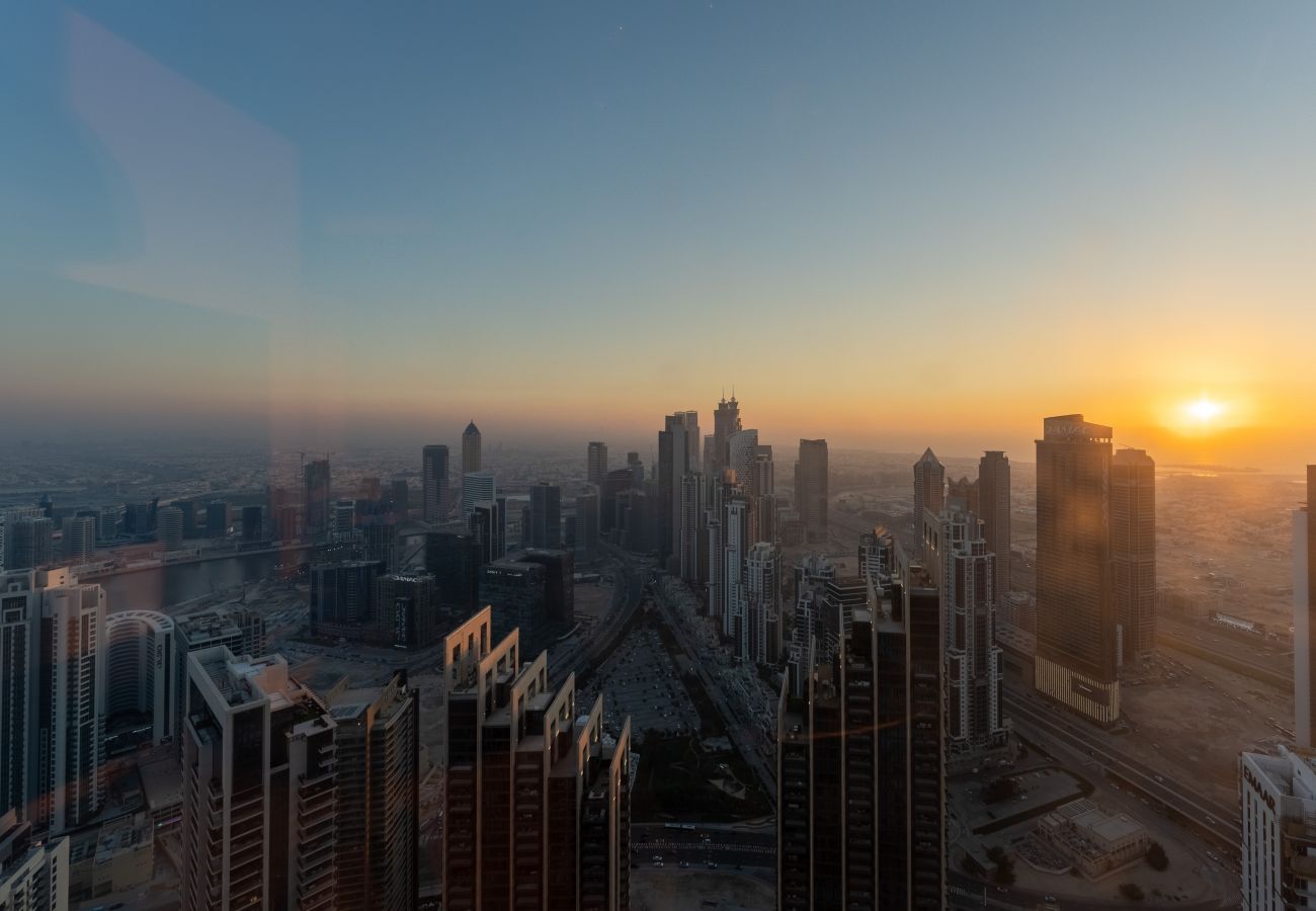 Apartamento en Dubai - Lujoso | Vista del horizonte y del canal | Enorme