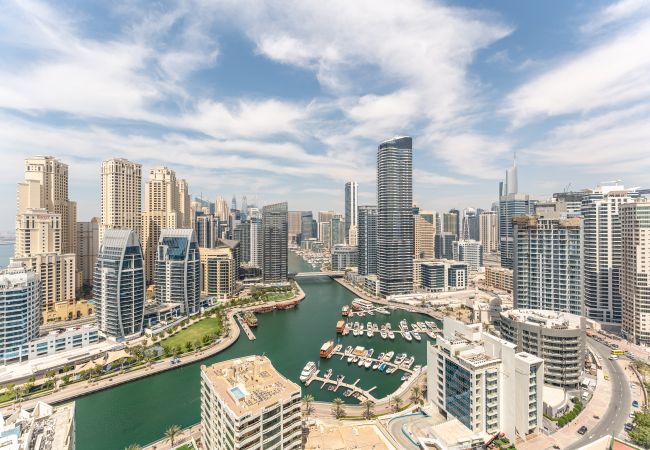 Apartamento en Dubai - Vista completa del puerto deportivo | Piso Alto | Contemporáneo