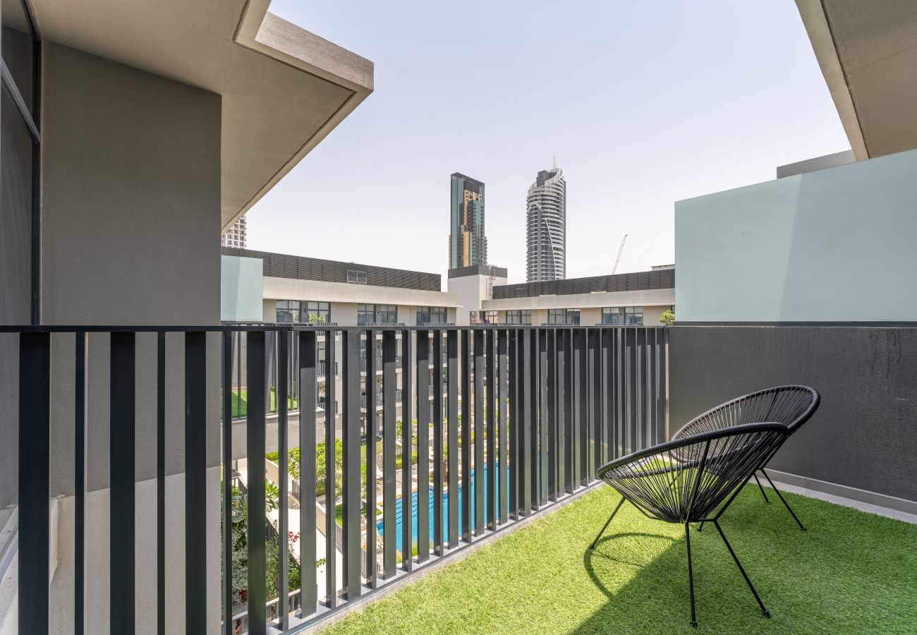 Apartamento en Dubai - Preciosa vista a la piscina | Cuarto de Servicio | Sofisticado