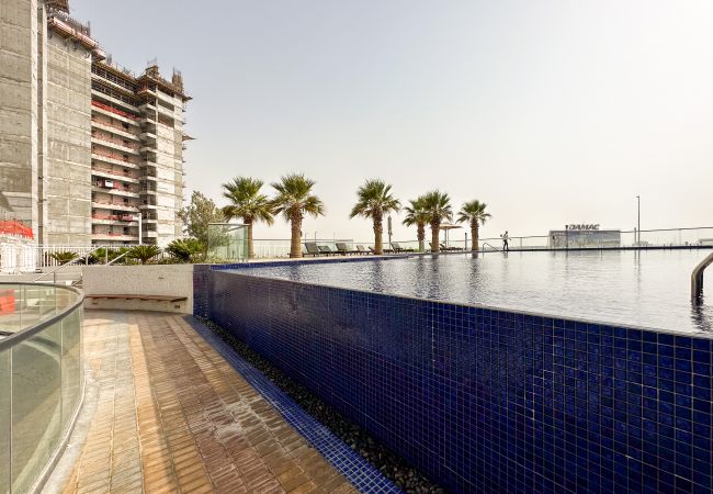 Apartamento en Dubai - Cerca de Campo de Golf | Preciosa vista del horizonte | Acogedor