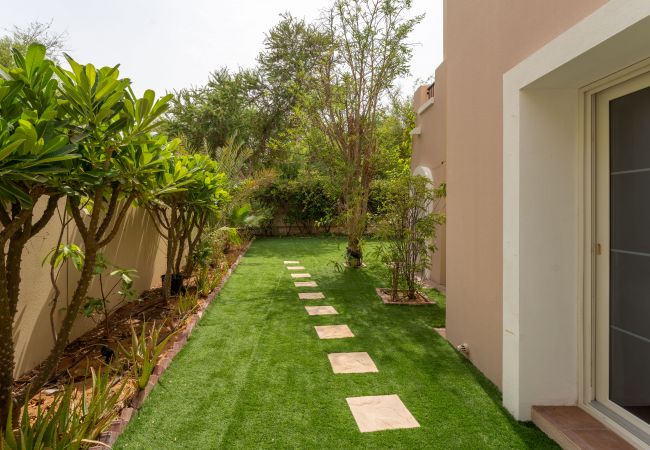 Villa en Dubai - perfecto para familias | Cerca de Campo de Golf | Villa Serena