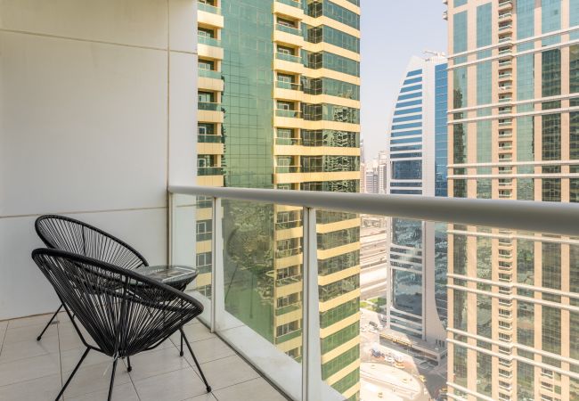 Apartamento en Dubai - Cerca del Metro | Gran vista al lago | Encantador