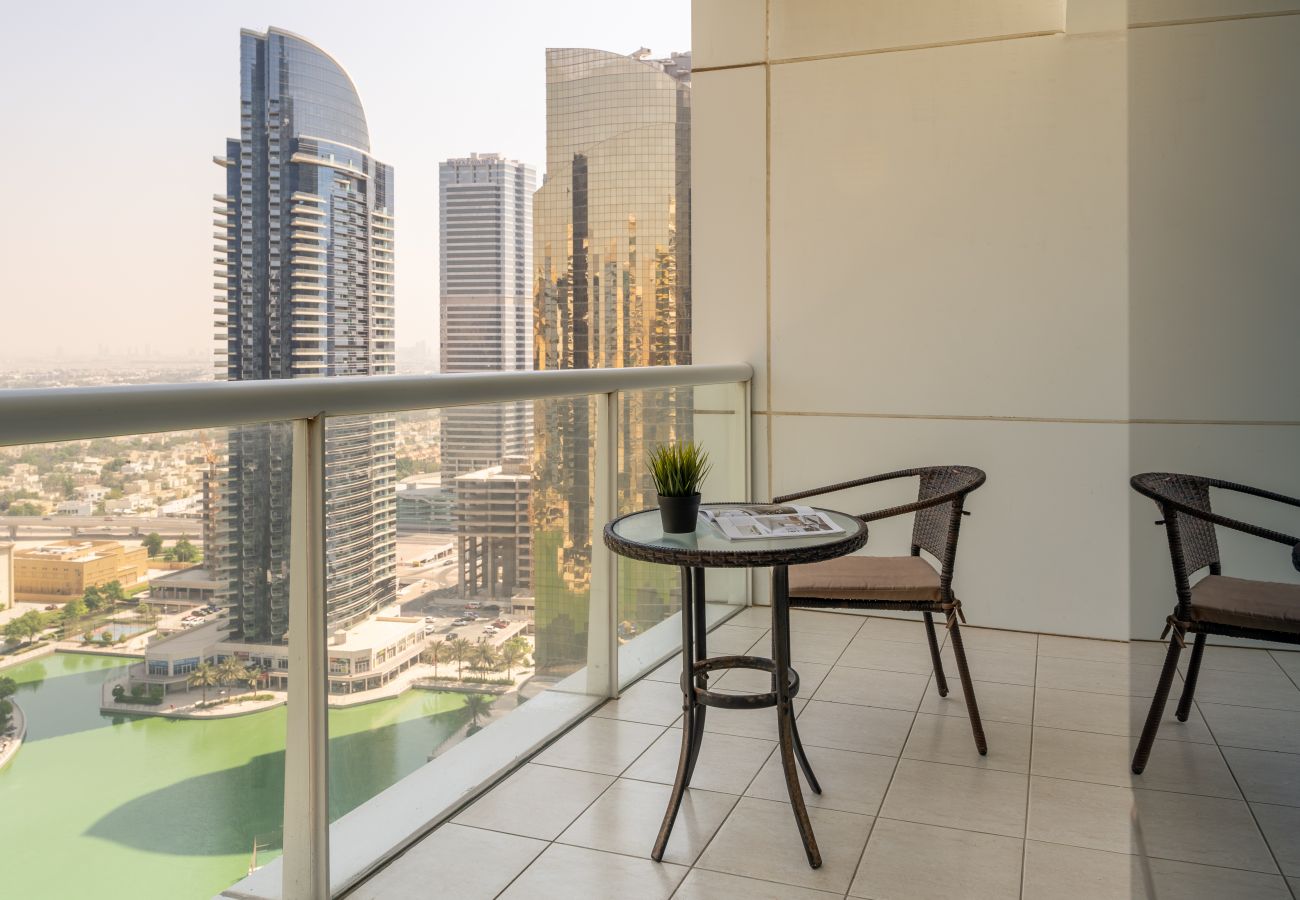 Apartamento en Dubai - Cerca del Metro | Gran vista al lago | Encantador