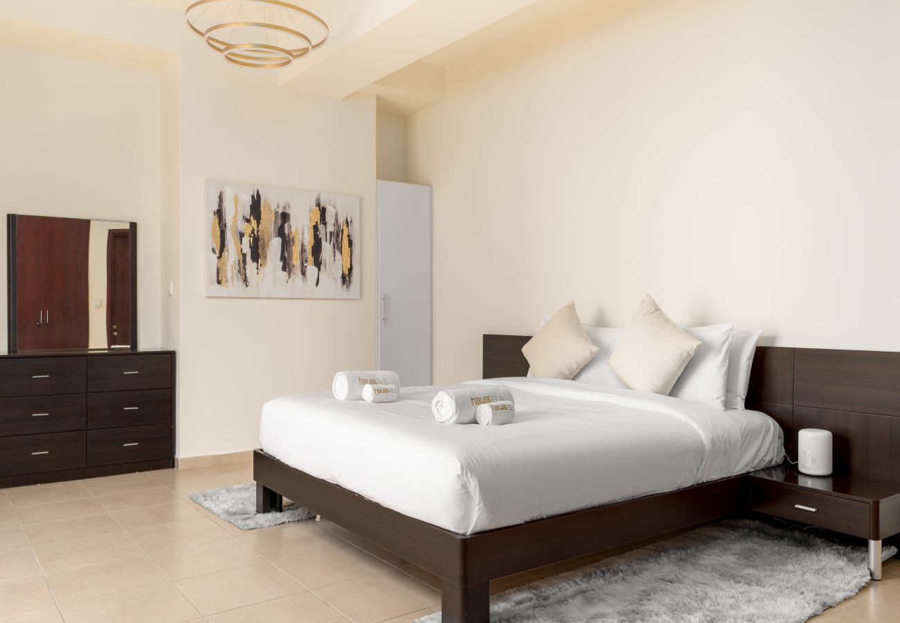 Apartamento en Dubai - Spacious 2BR | Well-connected | Tranquil