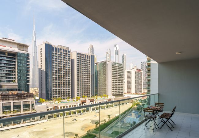 Apartamento en Dubai - Vista a la piscina | Centro de Negocios | Vista del Burj Khalifa