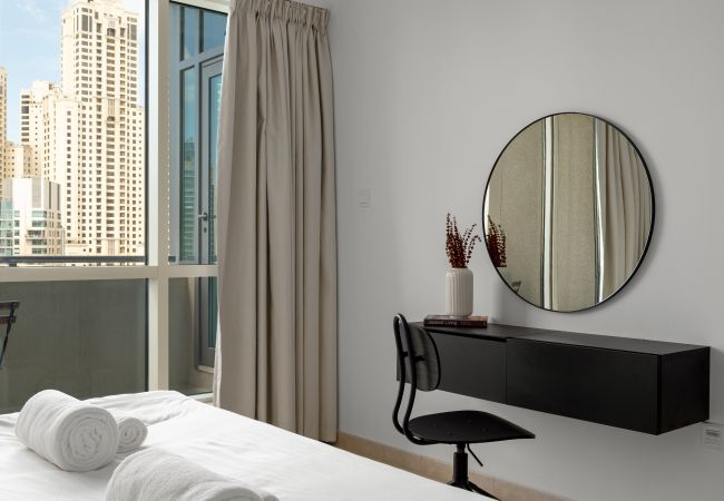 Apartamento en Dubai - Impresionante vista al puerto deportivo | Recién amueblado | Piso superior