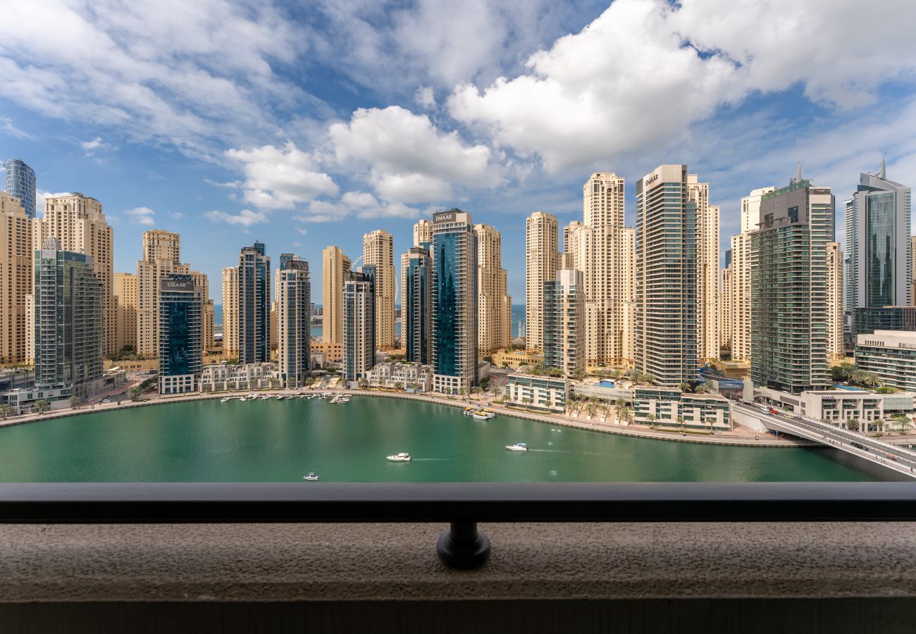 Apartamento en Dubai - Impresionante vista al puerto deportivo | Recién amueblado | Piso superior