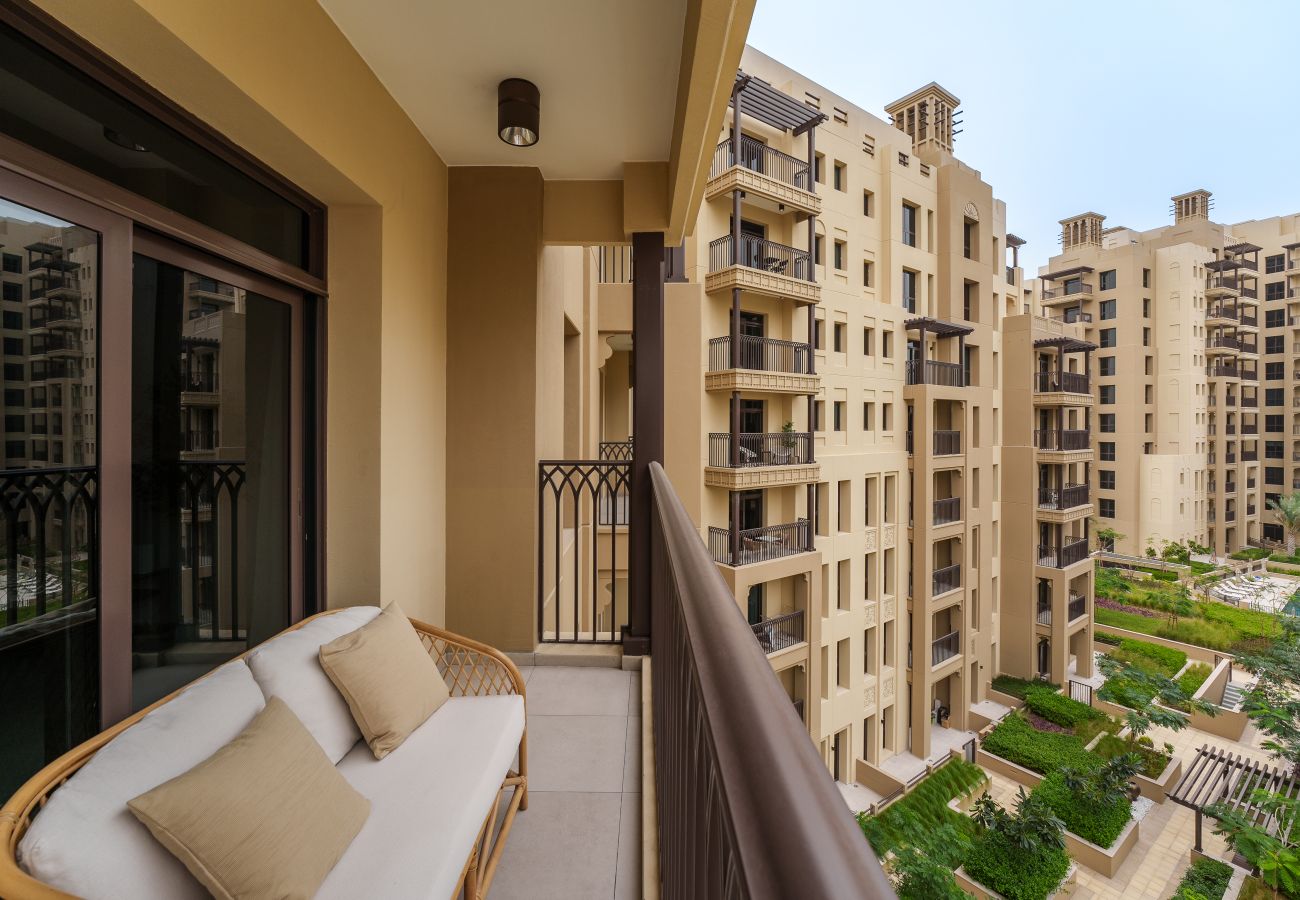 Apartamento en Dubai - Atractiva vista al patio | Contemporáneo 1 HAB