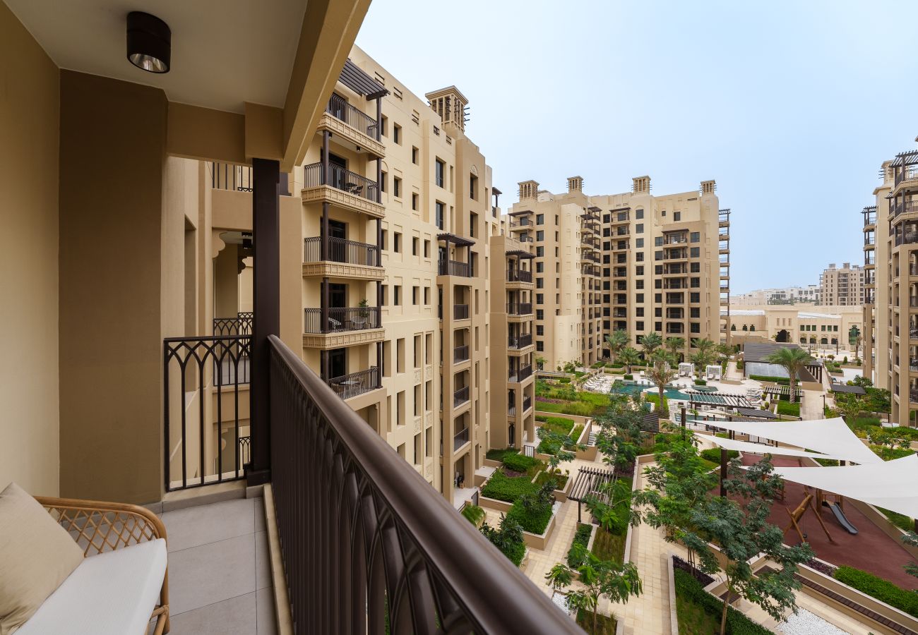 Apartamento en Dubai - Atractiva vista al patio | Contemporáneo 1 HAB