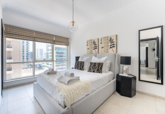Apartamento en Dubai - Bonita vista al puerto deportivo | Sala de Estudio | Duerme 3