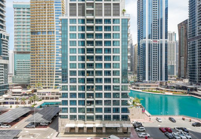 Apartamento en Dubai - Cerca del lago | Encantador 2BR | Totalmente equipado