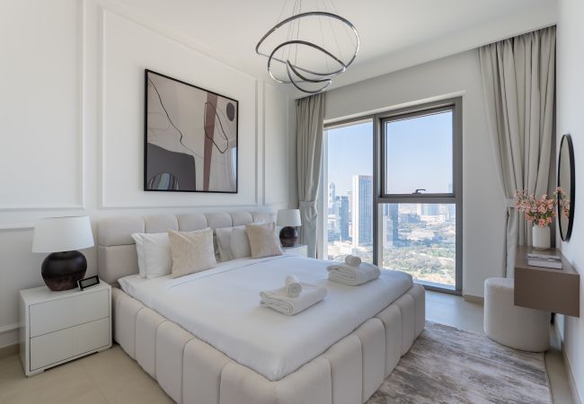 Apartamento en Dubai - Exquisitely Furnished | Panoramic Skyline Views 