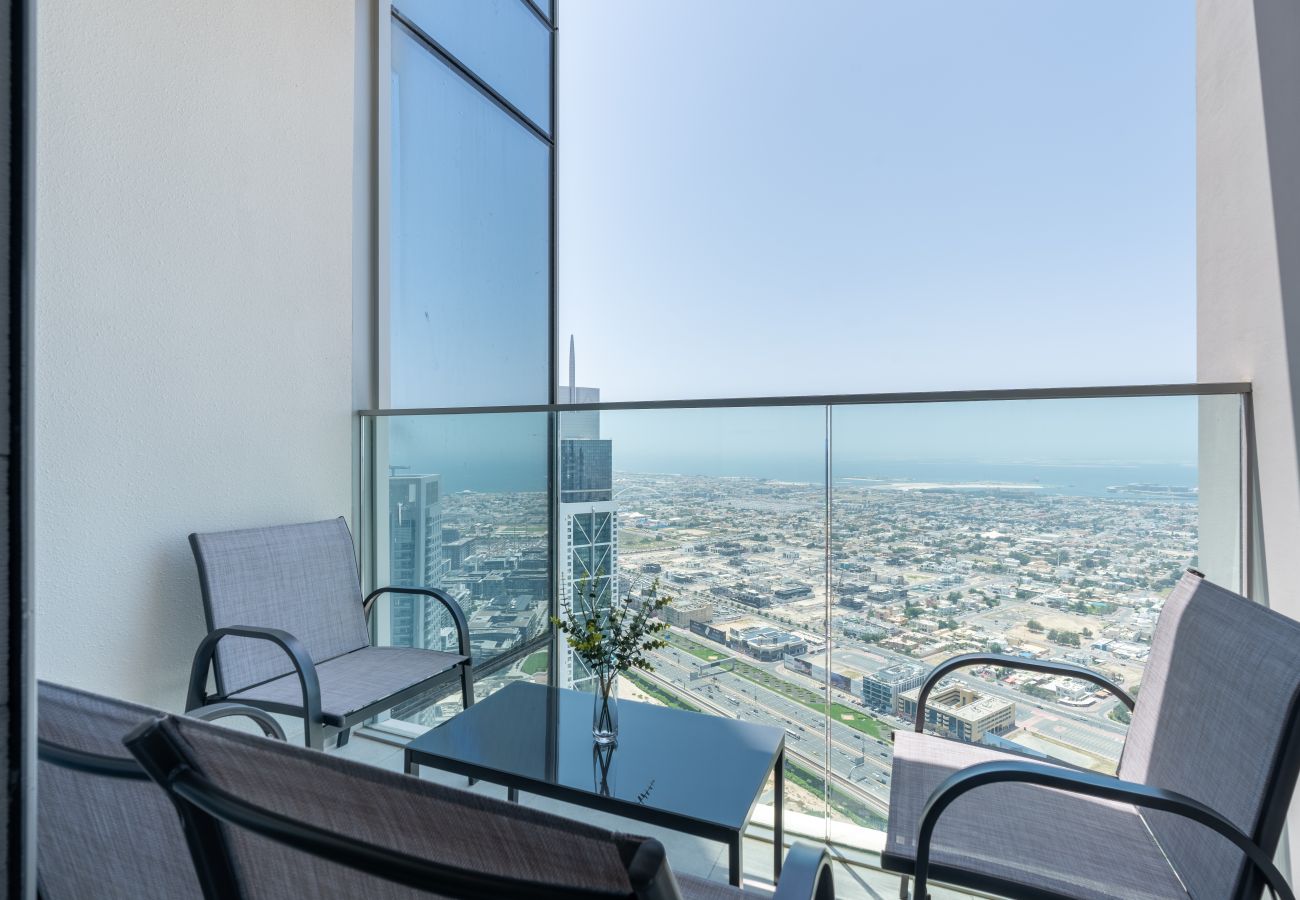 Apartamento en Dubai - Sweeping Views of Sea and City Skyline | Prime