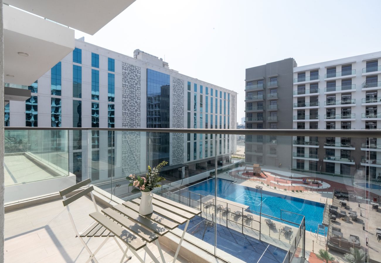 Apartamento en Dubai - Sleeps 3 | Exquisite | Charming Pool View