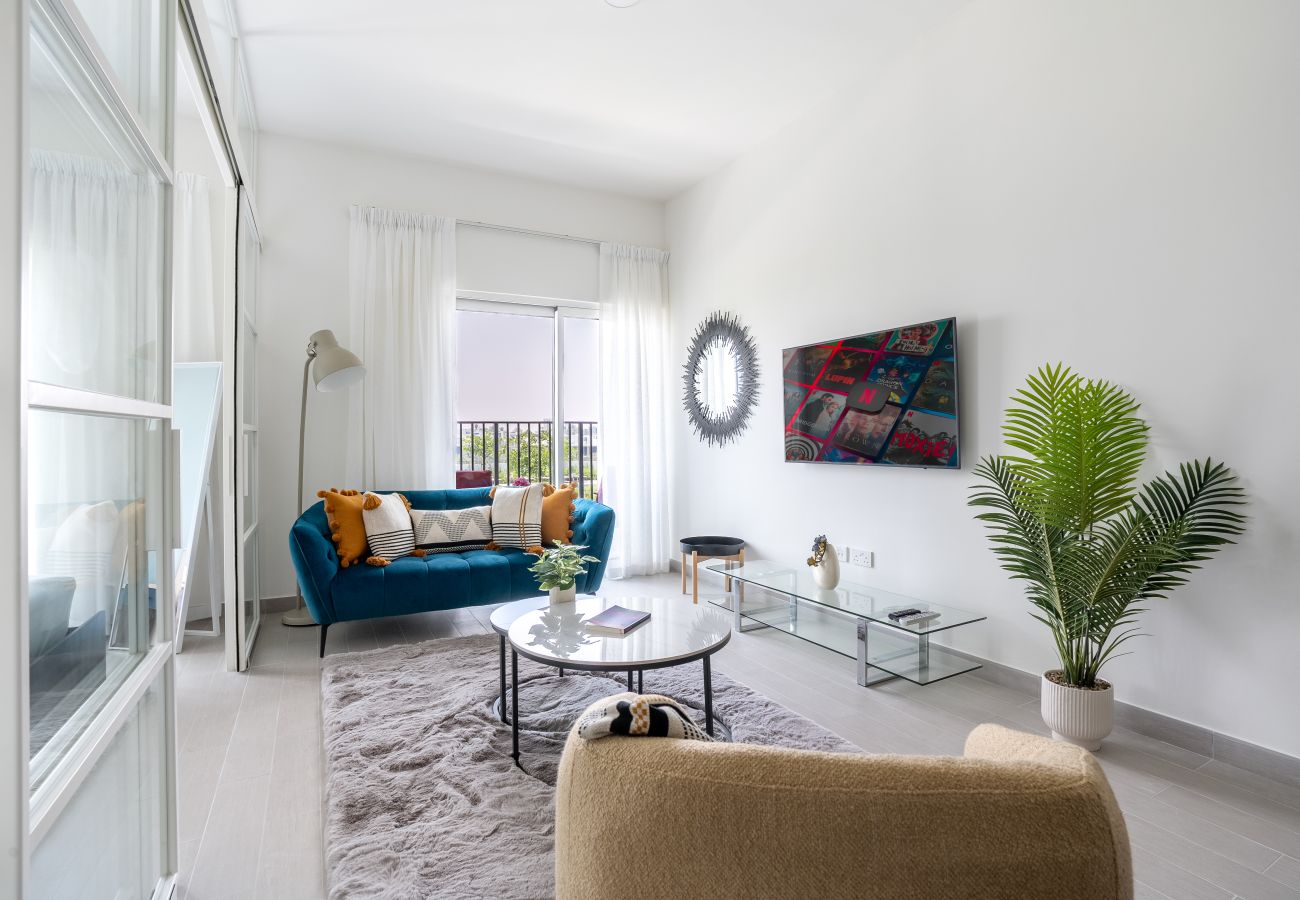 Apartamento en Dubai - Charming Amenities View | Bright and Colourful