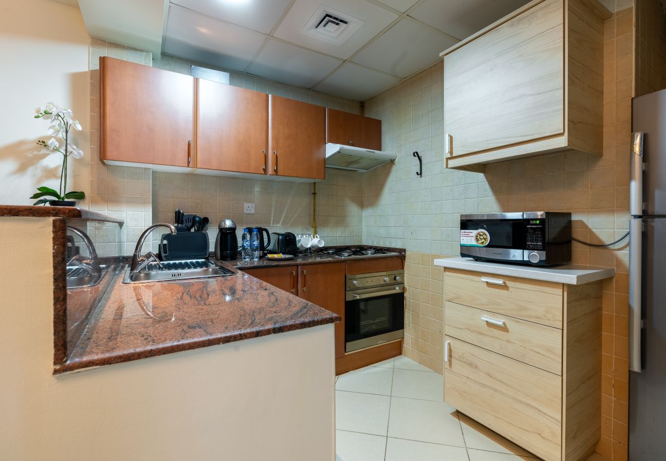 Apartamento en Dubai - Few Minutes’ Walk to Metro | Accessible Location