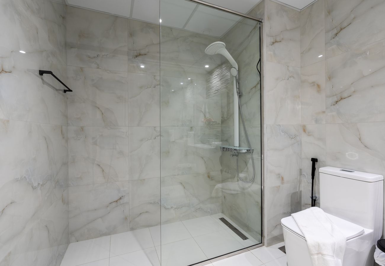 Apartamento en Dubai - Private Jacuzzi | Near Metro | Sophisticated